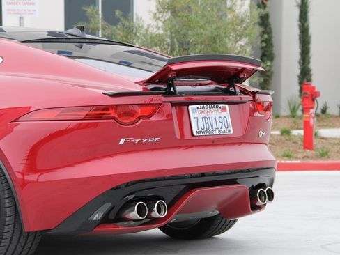 Used 2015 Jaguar F-TYPE R RWD image 4