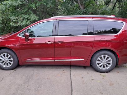 Used 2018 Chrysler Pacifica Touring-L w/ Advanced Safetytec Group