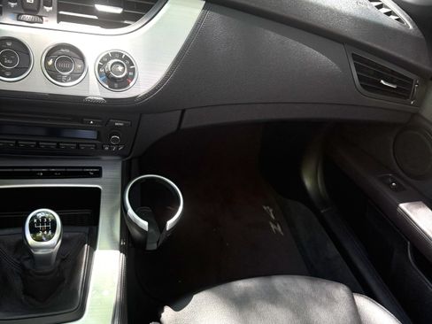 Used 2009 BMW Z4 sDrive35i RWD image 17