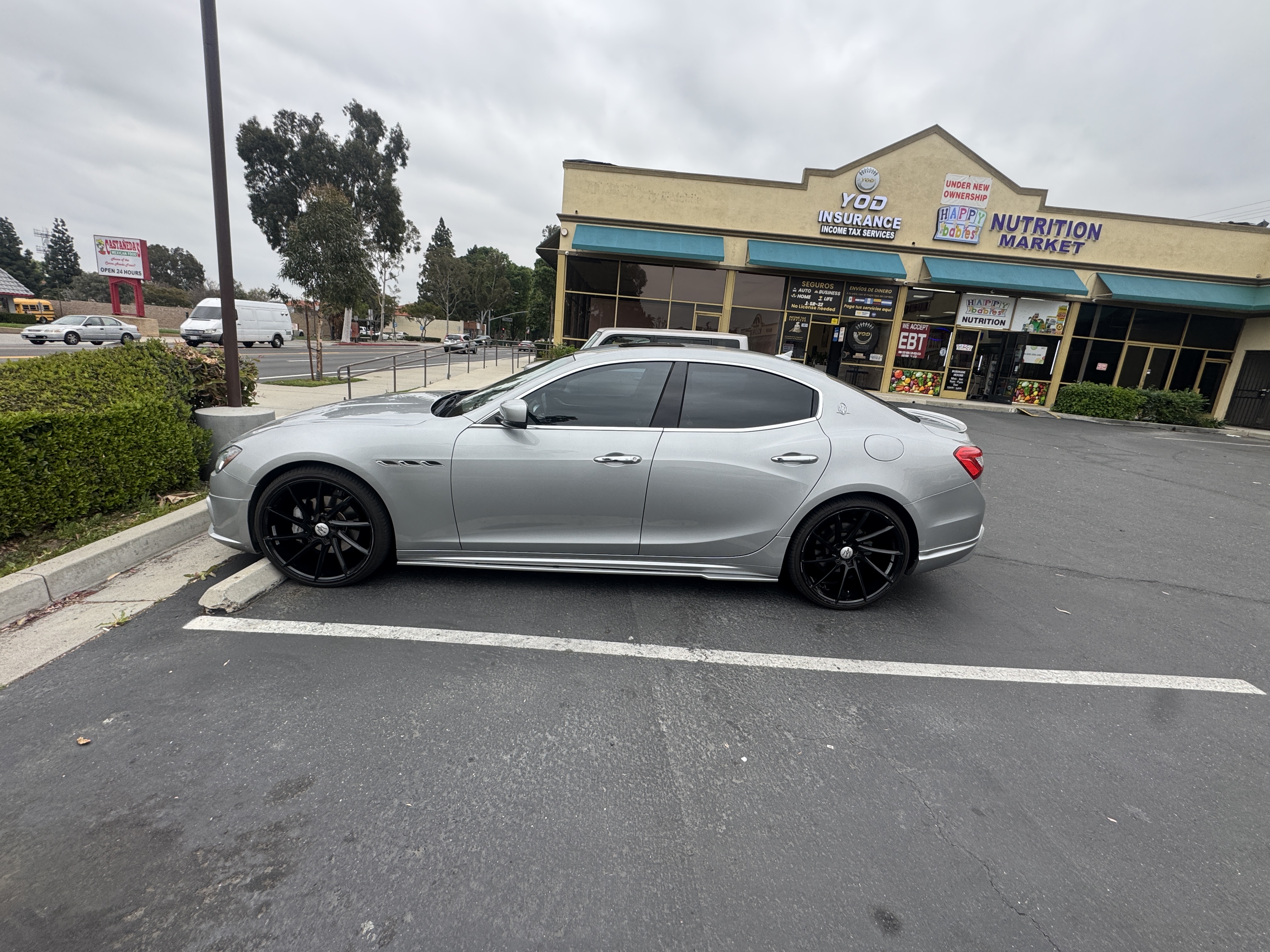 Used 2014 Maserati Ghibli RWD image 2