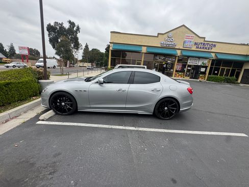 Used 2014 Maserati Ghibli RWD image 2