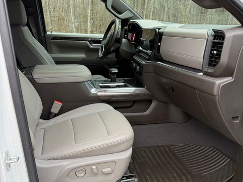 Used 2025 Chevrolet Silverado 1500 LTZ w/ LTZ Premium Package image 10