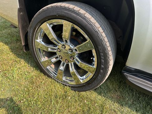 Used 2011 Chevrolet Tahoe LT w/ Luxury Package image 13