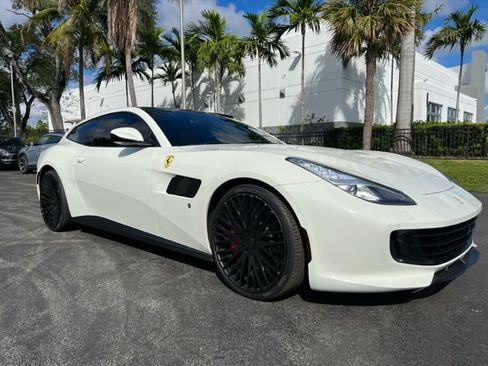 Used 2018 Ferrari GTC4Lusso T image 11