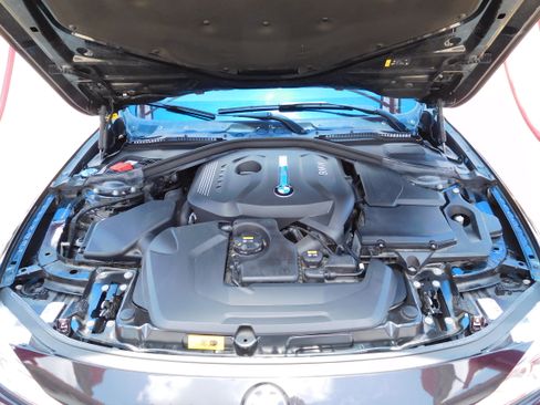 Used 2018 BMW 330e RWD image 10