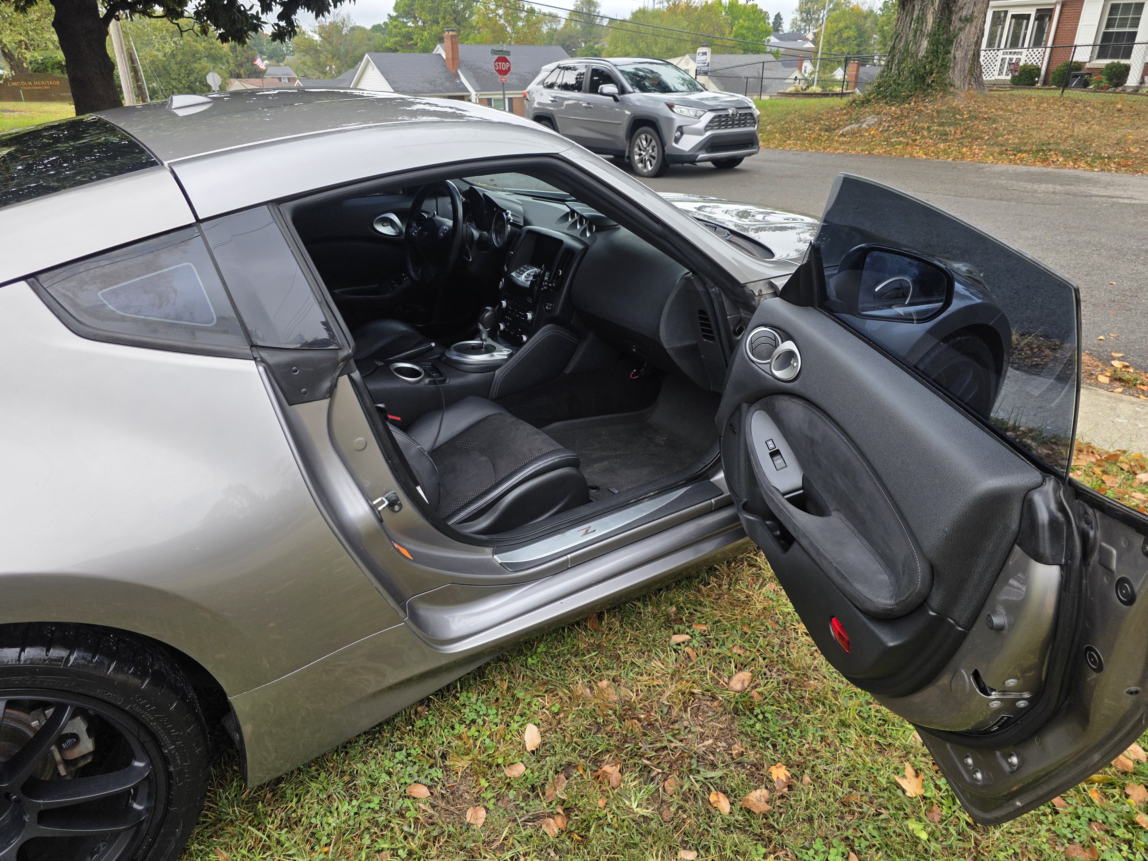 Used 2009 Nissan 370Z Touring RWD image 12