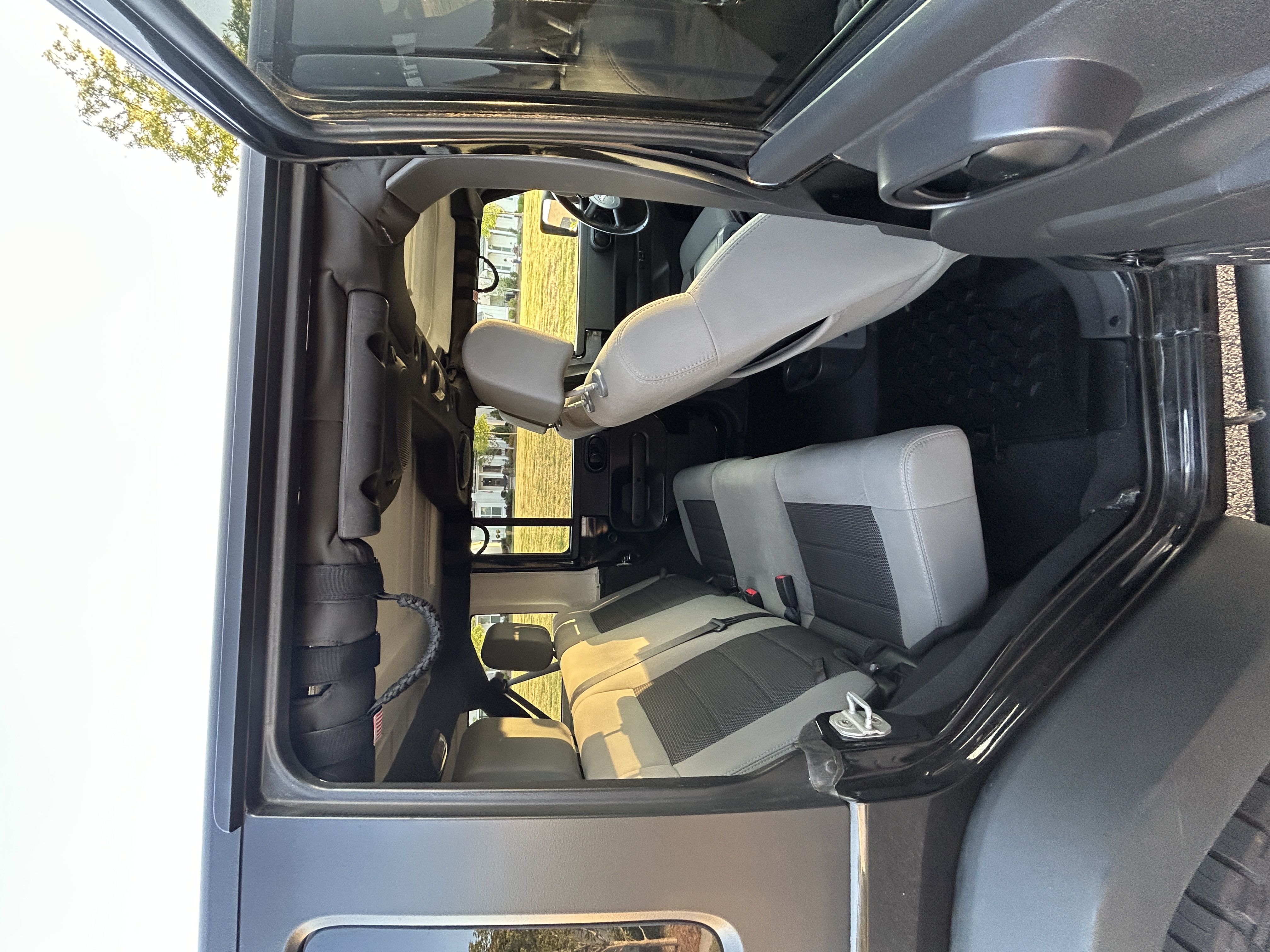 Used 2010 Jeep Wrangler Unlimited Sport AWD/4WD image 8