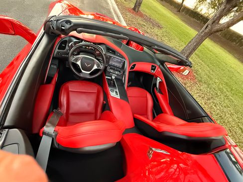 Used 2015 Chevrolet Corvette Stingray Z51 Convertible 2D w/ 3LT Preferred Equipment Group image 12