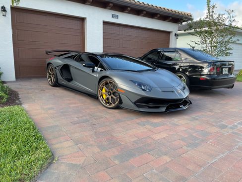 Used 2021 Lamborghini Aventador SVJ AWD/4WD image 2