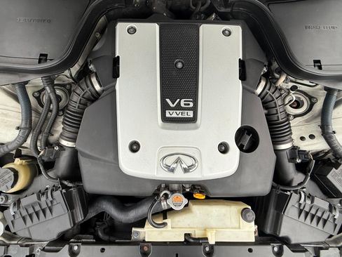 Used 2011 INFINITI G37 Sport w/ Premium Pkg image 18