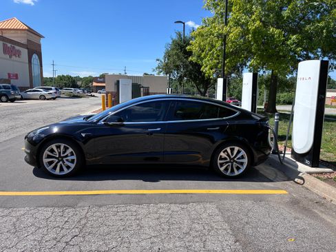 Used 2019 Tesla Model 3 Standard Range Plus RWD image 6