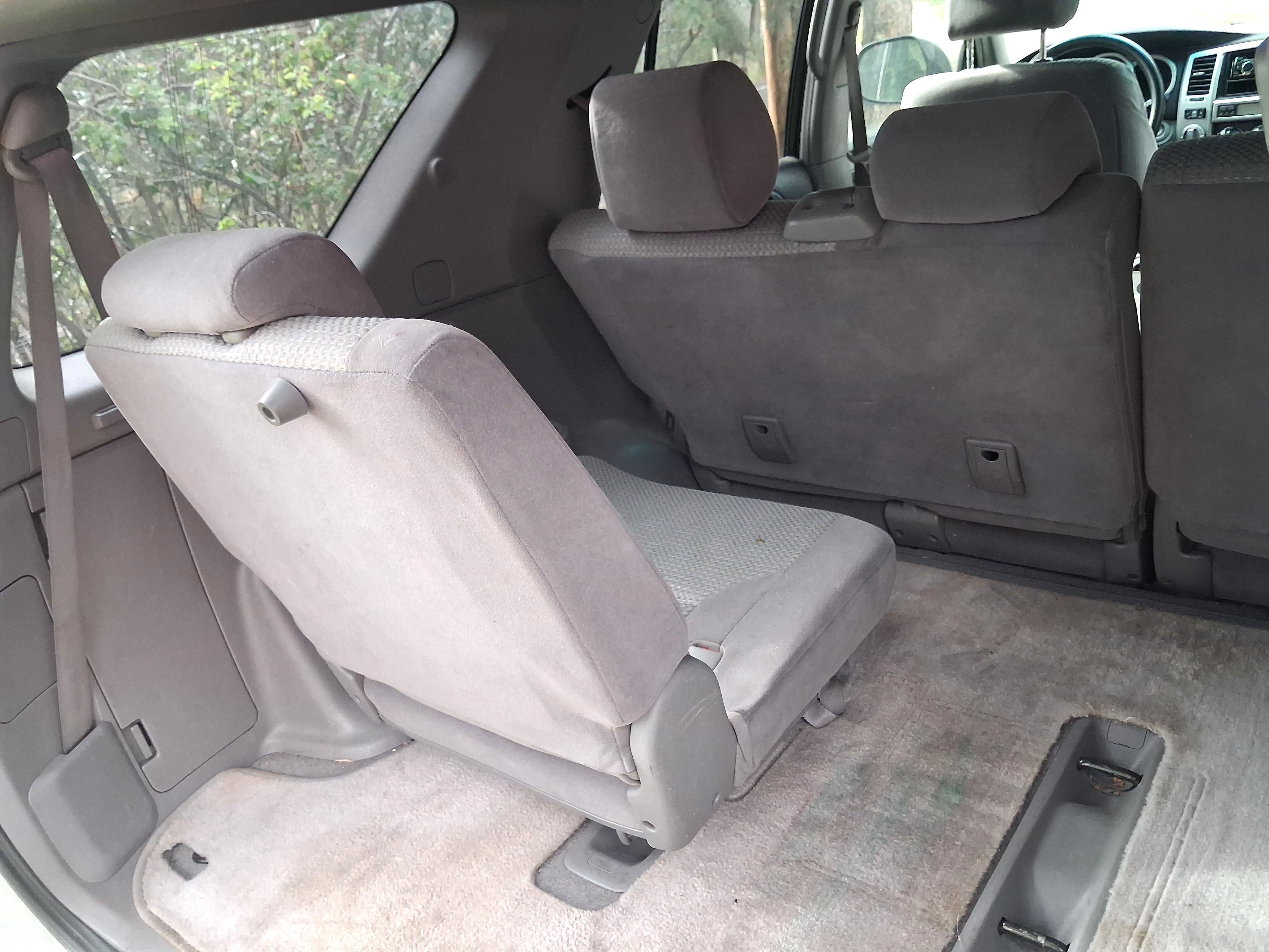 Used 2004 Toyota 4Runner SR5 AWD/4WD image 9