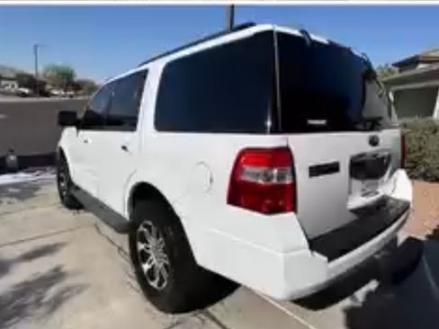 Used 2011 Ford Expedition XLT image 6