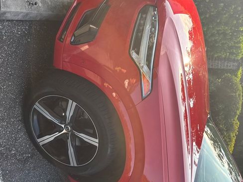 Used 2017 Volvo XC90 T6 R-Design image 4