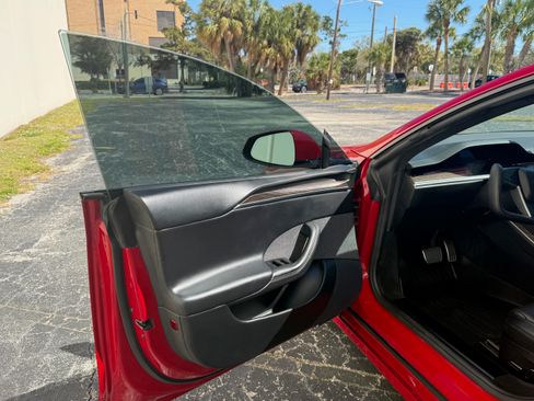 Used 2021 Tesla Model S Plaid image 16