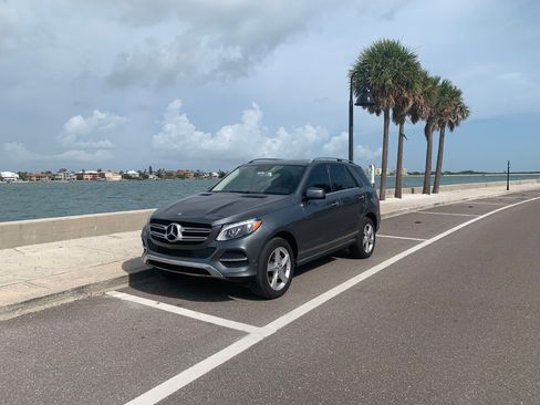 Used 2017 Mercedes-Benz GLE 350 4MATIC image 1
