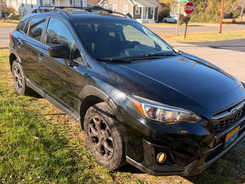 Used 2019 Subaru Crosstrek 2.0i Premium w/ Moonroof Package image 2