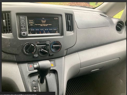 Used 2020 Nissan NV200 SV image 17