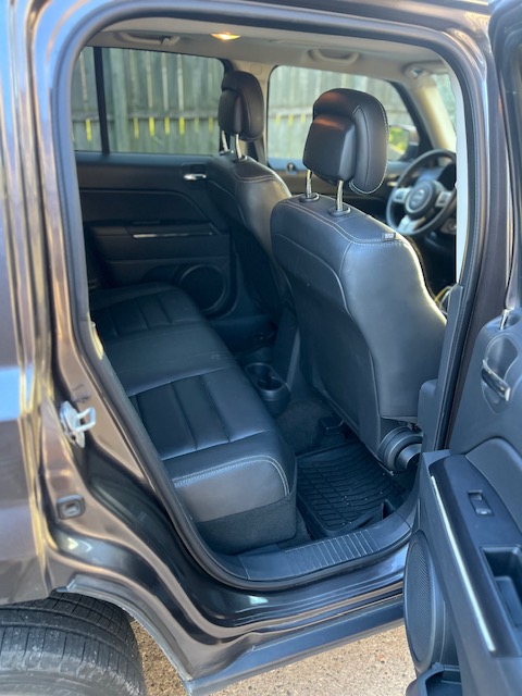 Used 2015 Jeep Patriot Limited w/ Sun/Sound Group AWD/4WD image 13