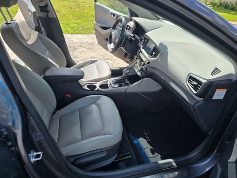 Used 2018 Hyundai Ioniq Limited image 15