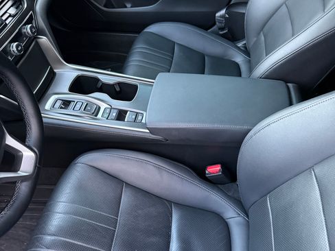 Used 2021 Honda Accord Touring image 10