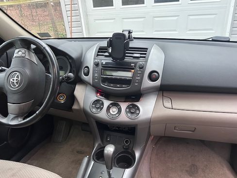 Used 2007 Toyota RAV4 Limited image 14