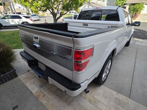 Used 2013 Ford F150 Platinum image 12