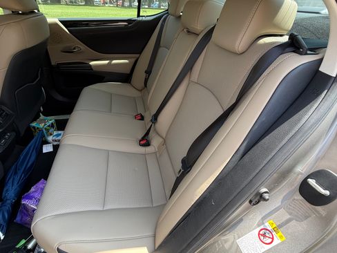 Used 2019 Lexus ES 350 image 8