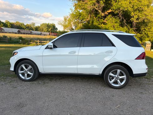 Used 2018 Mercedes-Benz GLE 350 4MATIC image 2