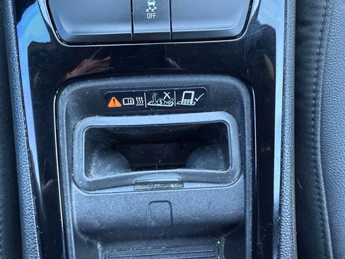 Used 2017 Chevrolet Cruze Premier image 23