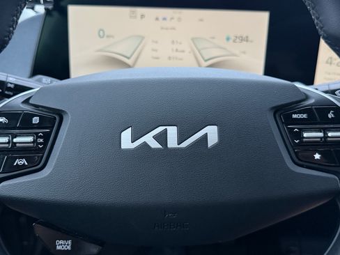Used 2022 Kia EV6 Wind image 17