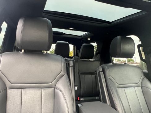 Used 2020 Land Rover Discovery HSE image 19