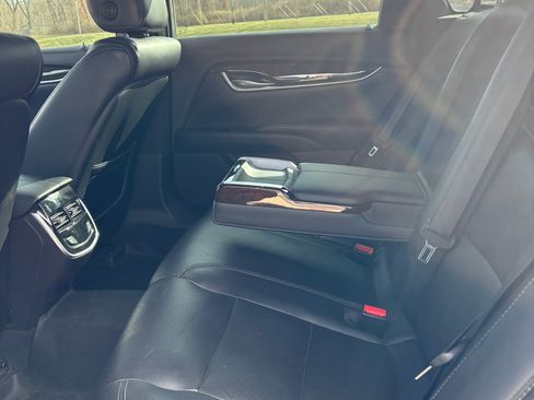 Used 2016 Cadillac XTS Luxury image 5