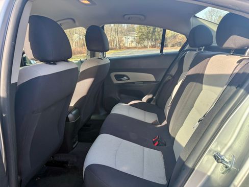 Used 2015 Chevrolet Cruze LS image 13