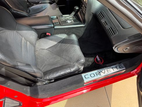 Used 1995 Chevrolet Corvette Coupe RWD image 12