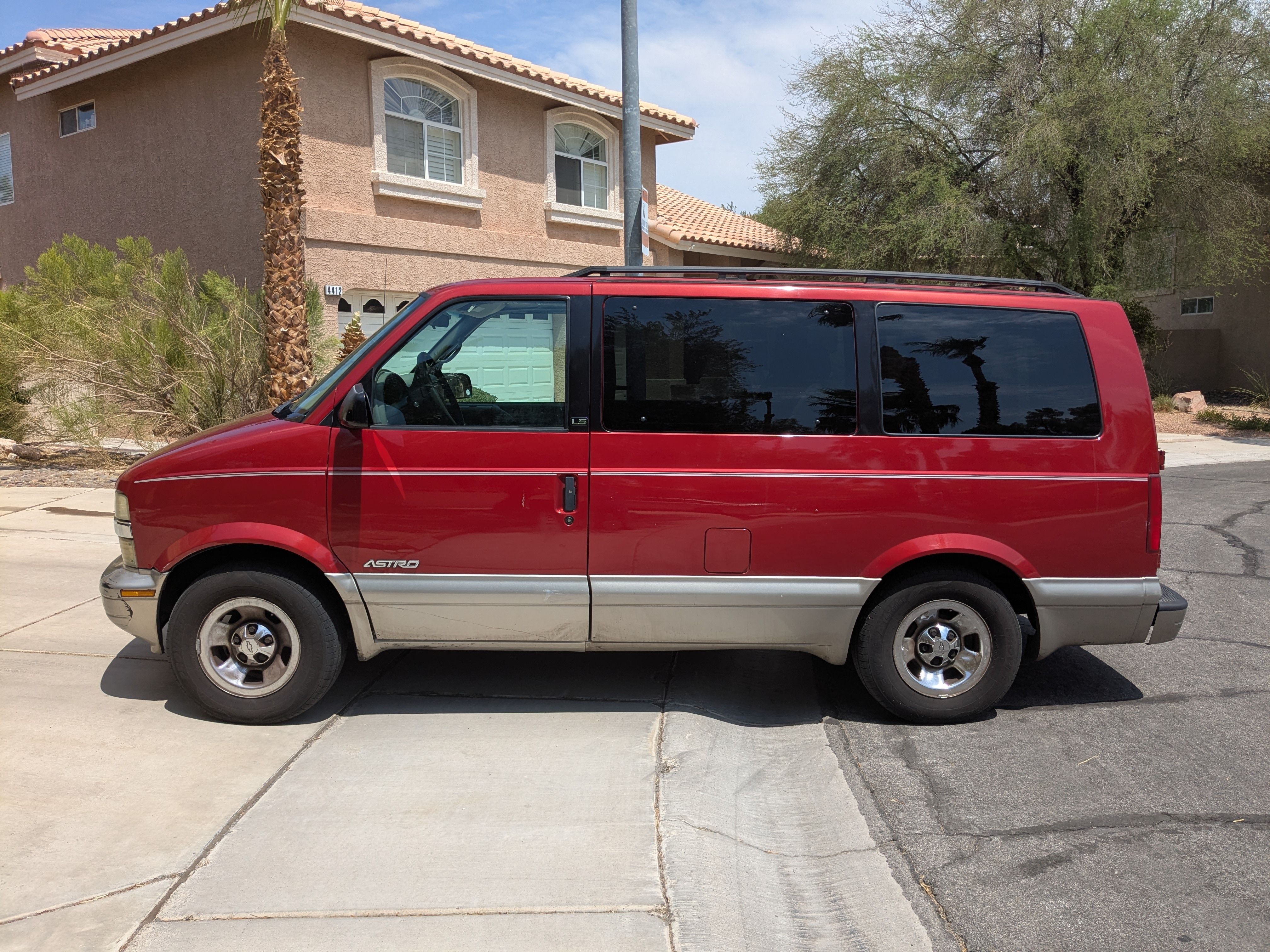 Used 2001 Chevrolet Astro Passenger RWD image 4