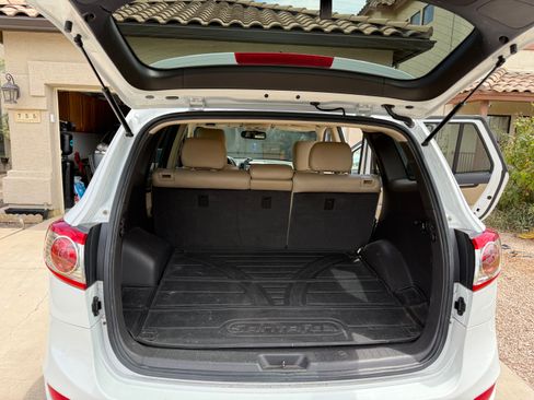 Used 2012 Hyundai Santa Fe Limited w/ Navigation Pkg 4 FWD image 4