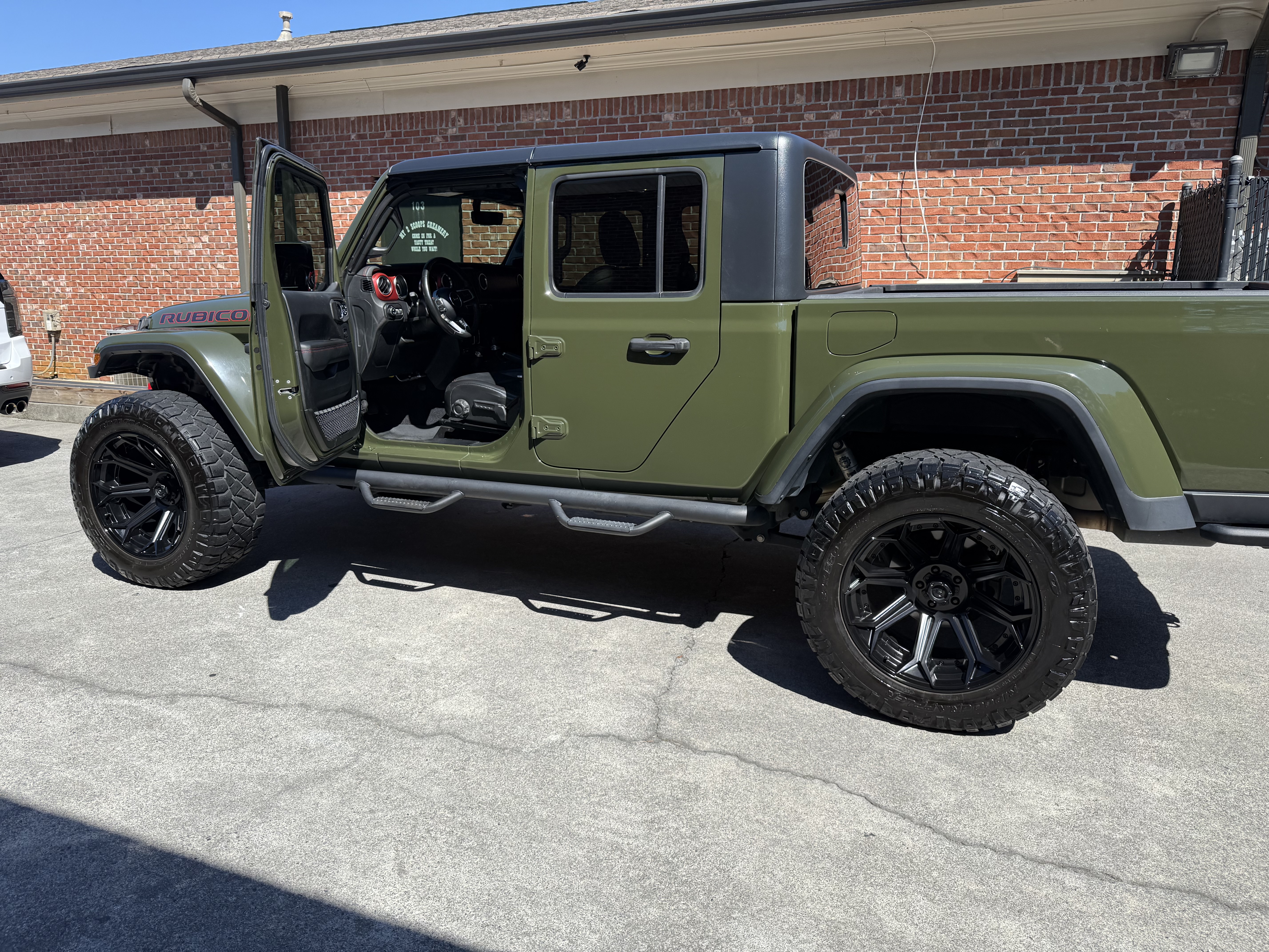 Used 2021 Jeep Gladiator Rubicon AWD/4WD image 5