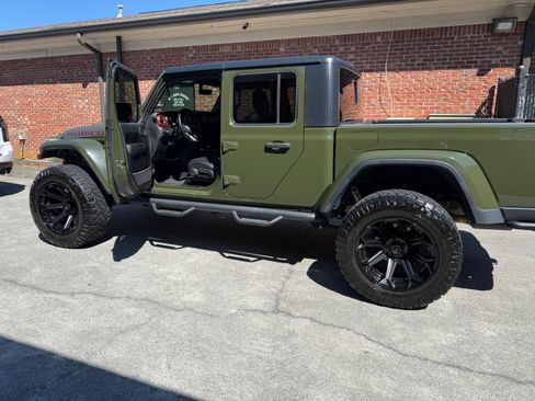Used 2021 Jeep Gladiator Rubicon AWD/4WD image 5