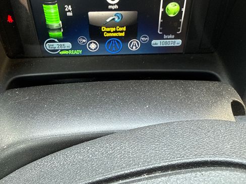 Used 2014 Chevrolet Volt w/ Enhanced Safety Package 1 FWD image 9