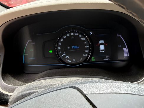 Used 2019 Hyundai Ioniq Limited w/ Ultimate Package 02 FWD image 8