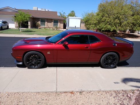 Used 2019 Dodge Challenger R/T Scat Pack w/ 1320 Drag Pack RWD image 1