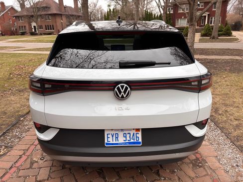 Used 2022 Volkswagen ID.4 Pro S image 5