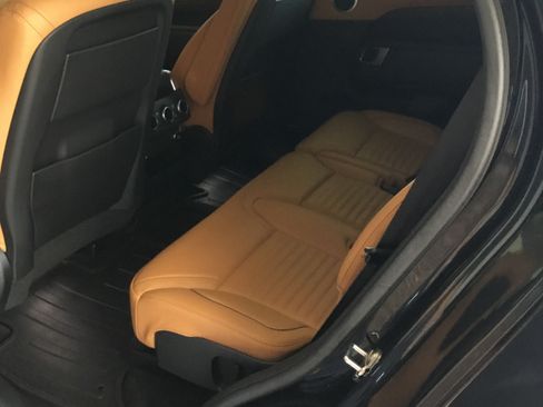 Used 2018 Land Rover Discovery HSE Luxury image 5