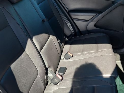 Used 2014 Volkswagen Tiguan SE image 13