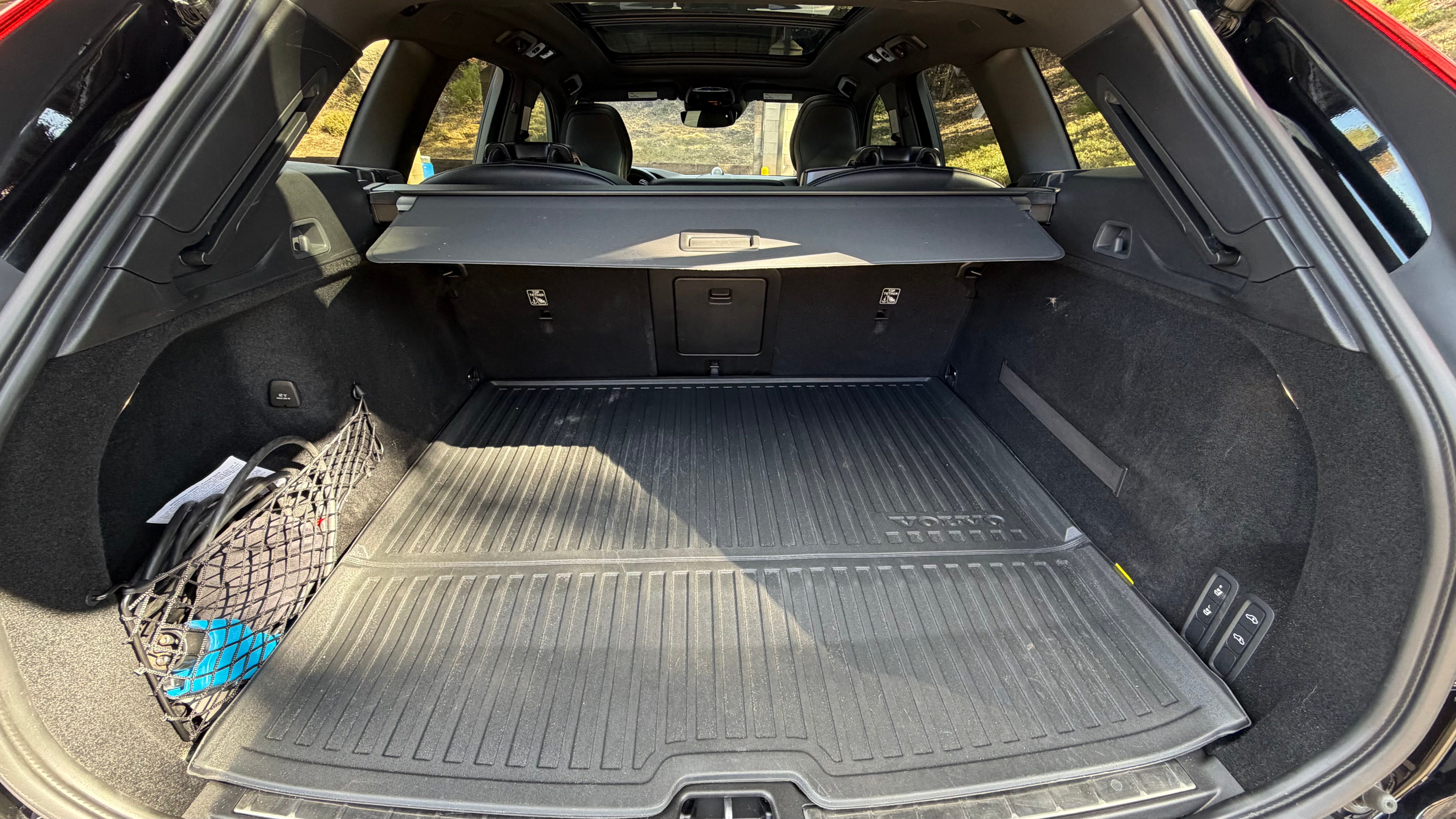 Used 2019 Volvo XC60 T8 R-Design w/ Advanced Package AWD/4WD image 25