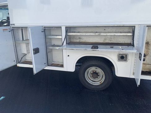 Used 2017 Ford E-350 and Econoline 350 Super Duty w/ Power Windows & Locks Group image 20