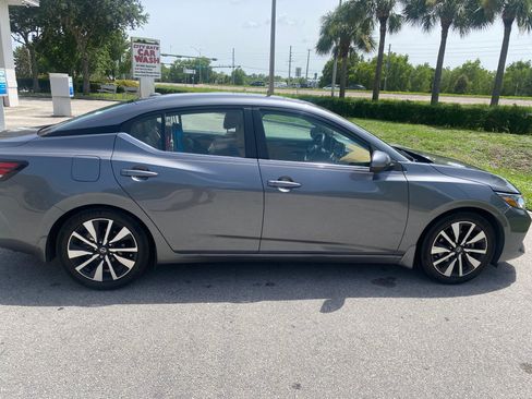 Used 2022 Nissan Sentra SV w/ SV Premium Package FWD image 14