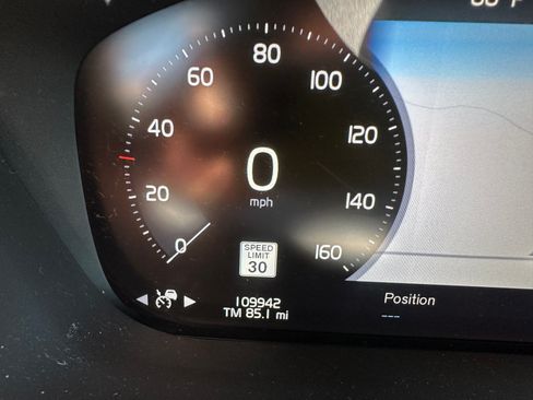 Used 2021 Volvo XC60 T5 R-Design w/ Protection Package Premier AWD/4WD image 16