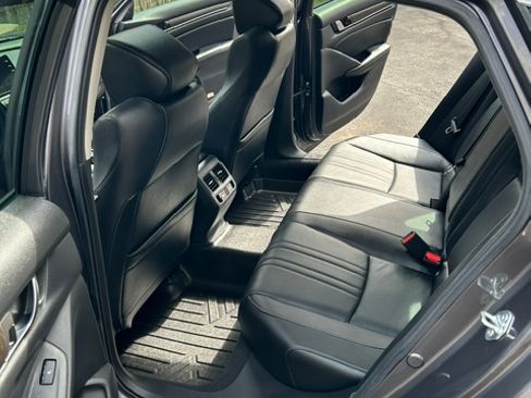 Used 2022 Honda Accord Touring image 8